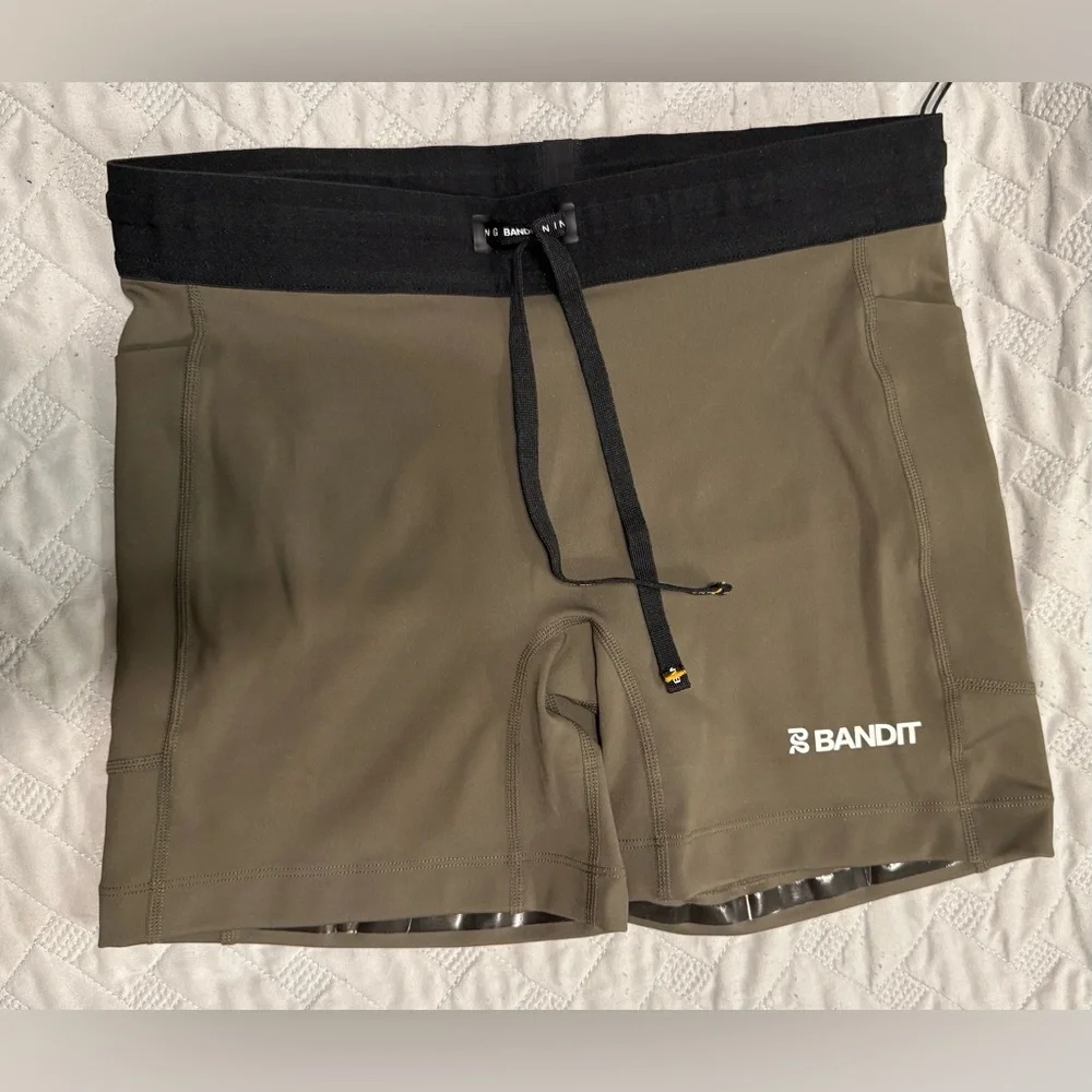 Bandit Running Women’s Stamina™ 5" Women's Compression Shorts - Dark Fatigue - Picture 4 of 5